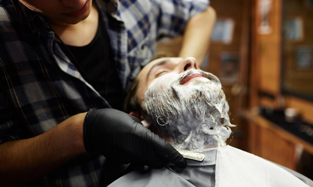 visiting-barber-FXXKW3T